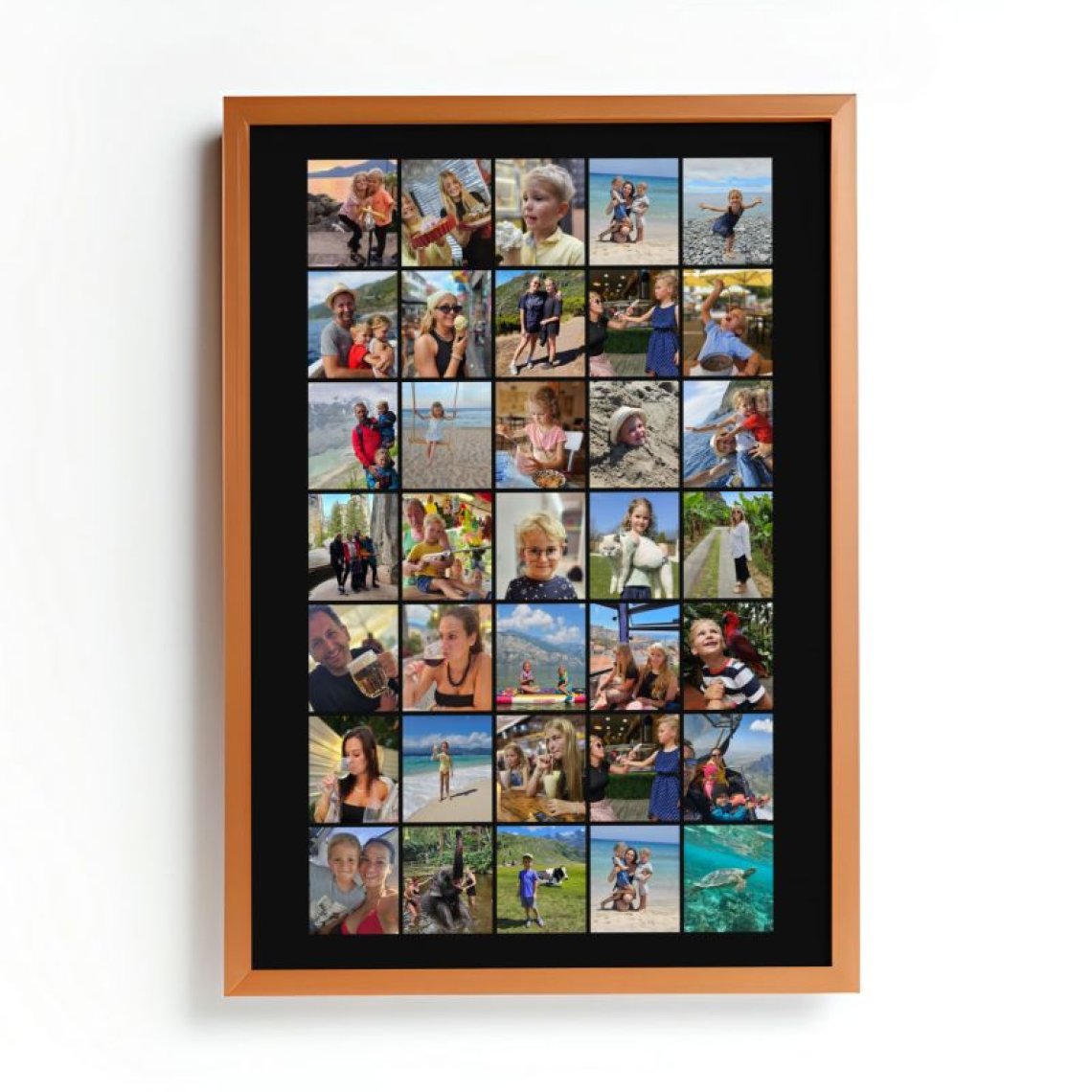 Fotokoláž 40×60 cm, 35 fotek do čtverce
